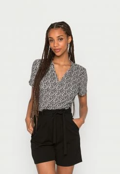 Budget ๐งจ JDYLOTUS V NECK TOP - Basic T-shirt - Cloud Dancer โ๏ธ